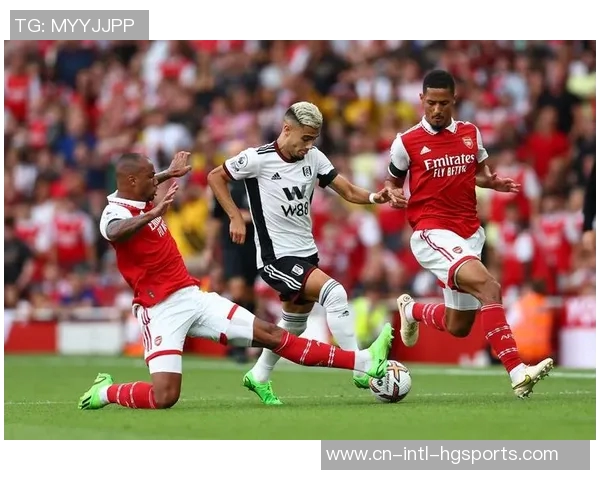 森林老板与贝尼特斯共赏奥林匹亚科斯对阵阿森纳精彩赛事