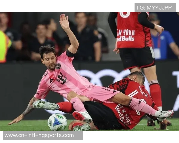 梅西精彩助攻阿尔巴破门球队2-0领先展现默契配合