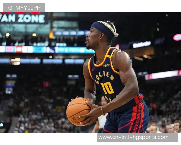 库里盛赞巴特勒训练赛表现出色攻防两端展现统治力