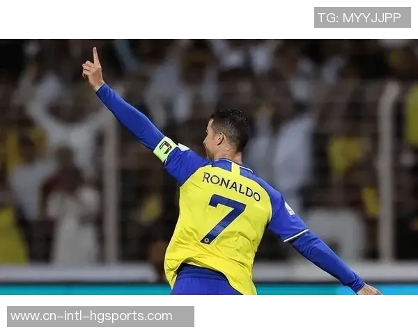 C罗获环球声望奖回应家人劝停称仍能为球队贡献为何不继续奋斗 C罗获环球声望奖回应家人劝停称仍能为球队贡献为何不继续奋斗