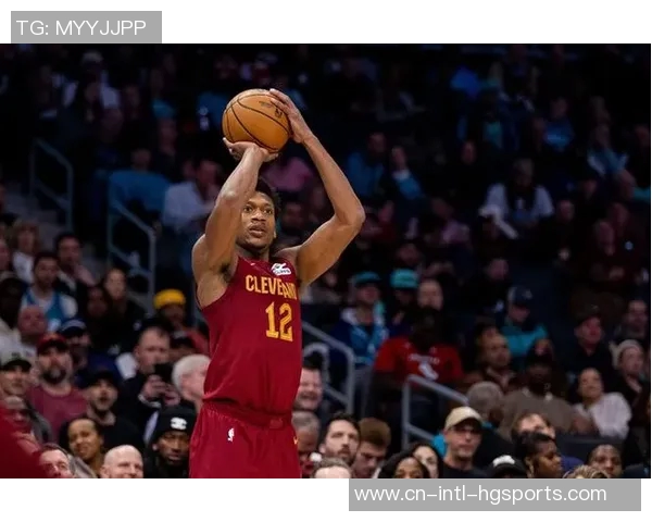 亨特半场14分钟因伤退场6投3中罚球6中5贡献14分2助希望恢复顺利