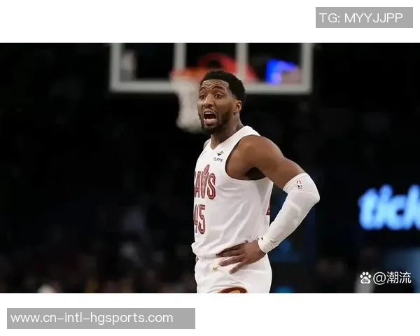 米切尔半场表现亮眼仅用16分钟砍下14分4助攻3抢断展现实力 米切尔半场表现亮眼仅用16分钟砍下14分4助攻3抢断展现实力