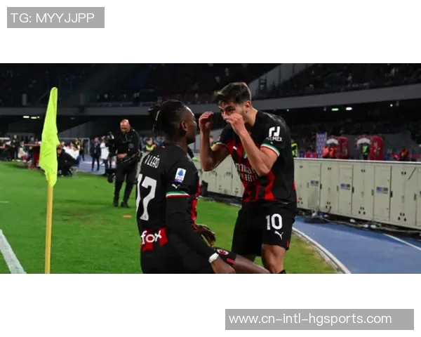 意甲10月最佳阵容揭晓莱奥博尼迪马尔科恰尔汉奥卢入选