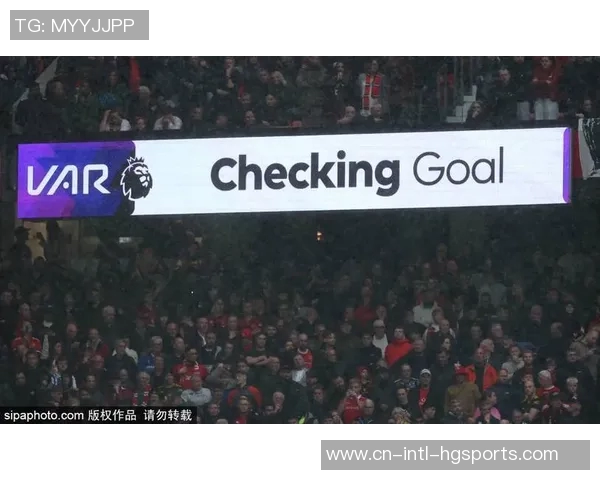 曼联老球迷感叹票价飞涨座位频换心中无奈难再热爱球队 曼联老球迷感叹票价飞涨座位频换心中无奈难再热爱球队