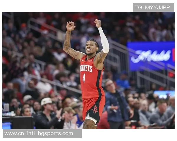 杰伦布朗半场表现平平12投仅4中贡献11分并抢下4个篮板